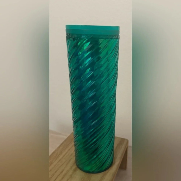 STARBUCKS COFFEE 2022 HOLIDAY GREEN PATTERN 16 OZ ACRYLIC TRAVEL MUG TUMBLER NEW - Picture 3 of 11